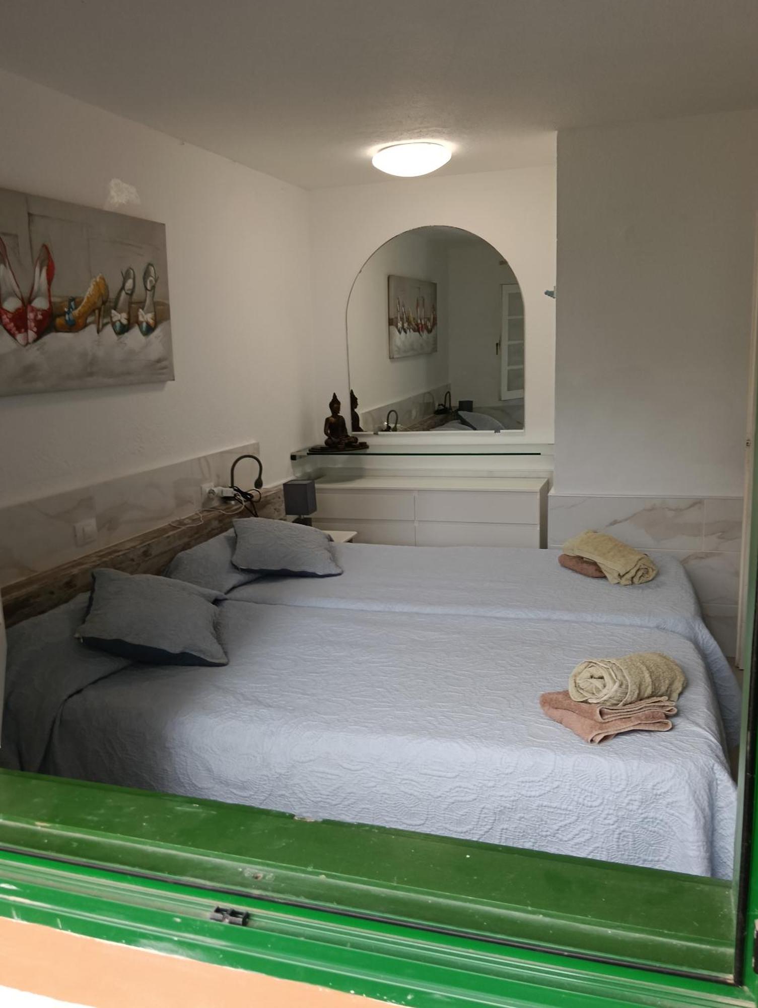 Puerta Del Sol Apartment